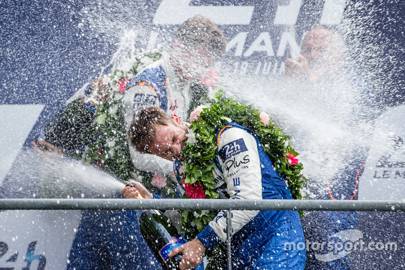 Podium LMP2 podium: champagne pour les vainqueurs