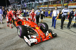 Kimi Raikkonen, Ferrari SF16-H op de grid
