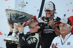 2016 Champion Simon Pagenaud, Team Penske Chevrolet celebrates with Roger Penske