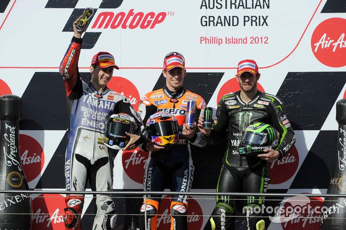 Podio: segundo lugar Jorge Lorenzo, Yamaha; ganador de la carrera Casey Stoner, Repsol Honda; y tercer lugar Cal Crutchlow, Tech3