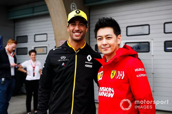 Daniel Ricciardo, Renault y Jimmy Lin, cantante