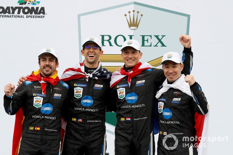 #10 Wayne Taylor Racing Cadillac DPi: Renger Van Der Zande, Jordan Taylor, Fernando Alonso, Kamui Kobayashi, podium