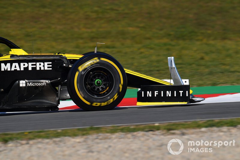 Nico Hulkenberg, Renault F1 Team R.S. 19, con dei tiranti sull'ala anteriore