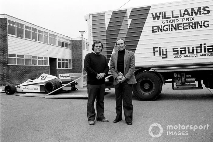 Patrick Head et Frank Williams lors de la présentation de la Williams FW06 dans leur nouvelle usine