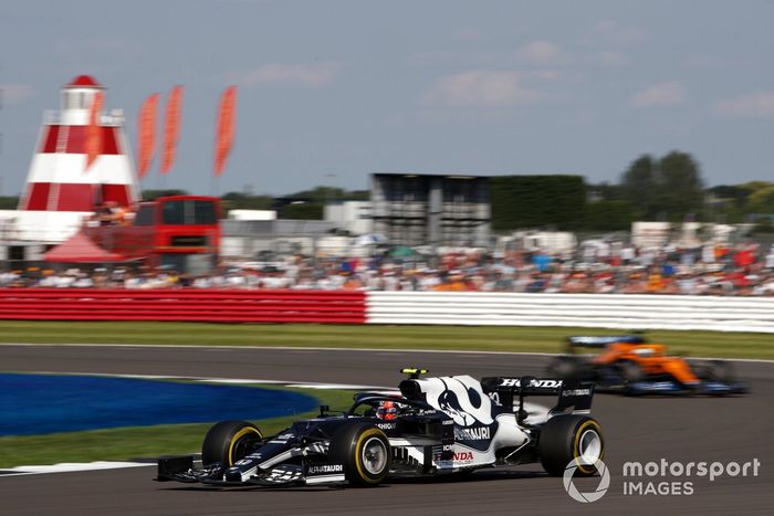 Pierre Gasly, AlphaTauri AT02, Daniel Ricciardo, McLaren MCL35M
