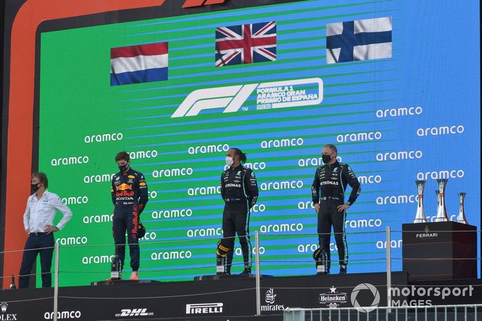 Podio: segundo lugar Max Verstappen, Red Bull Racing, ganador de la carrera Lewis Hamilton, Mercedes, tercer lugar Valtteri Bottas, Mercedes