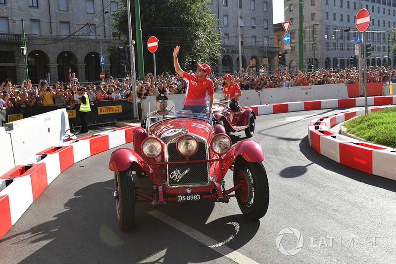 Себастьян Феттель, Ferrari, у вінтажному авто