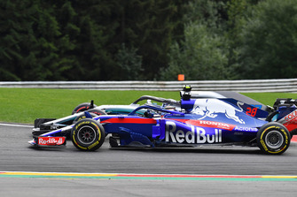 Брендон Хартлі, Scuderia Toro Rosso STR13, Валттері Боттас, Mercedes AMG F1 W09