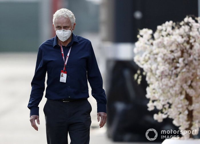 Dr. Steve Peters en el paddock