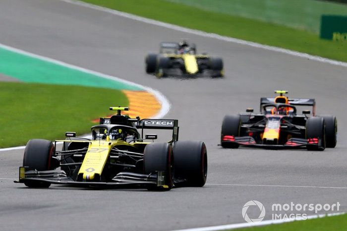 Nico Hulkenberg, Renault F1 Team R.S. 19,  Alex Albon, Red Bull RB15, y Daniel Ricciardo, Renault F1 Team R.S.19