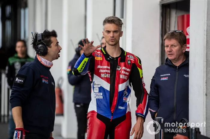 Leon Camier, Honda WSBK Team, Pike