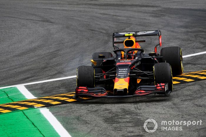 Alexander Albon, Red Bull Racing RB15 se va de largo