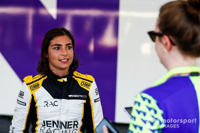 Ganadora de la pole Jamie Chadwick, Jenner Racing