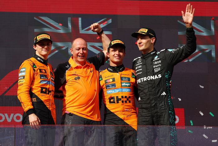 Lando Norris, McLaren, Oscar Piastri, McLaren, George Russell, Mercedes