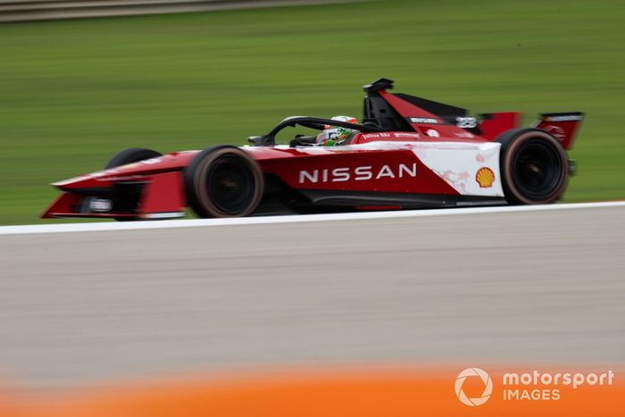 Sacha Fenestraz, Nissan