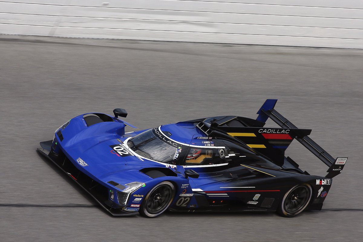 #02 Cadillac Chip Ganassi Racing Cadillac V-LMDh: Earl Bamber, Alex Lynn, Richard Westbrook