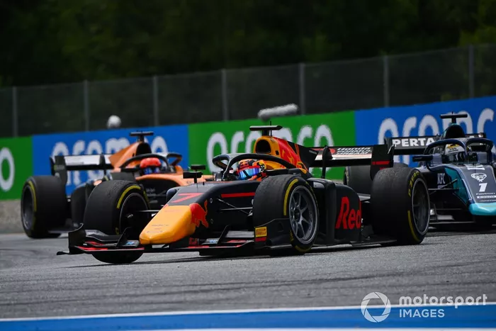 Yuki Tsunoda, Carlin y Sean Gelael, Dams