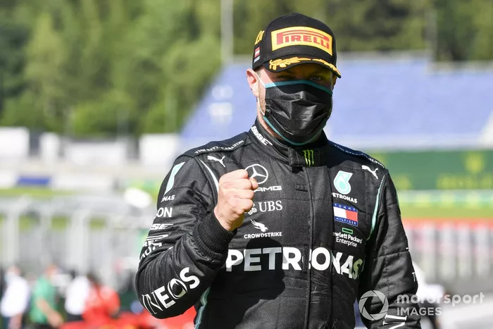 Ganador de la carrera Valtteri Bottas, Mercedes-AMG Petronas F1