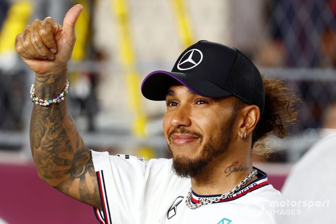 Lewis Hamilton, Mercedes-AMG F1 Team, uczestniczy w paradzie kierowców