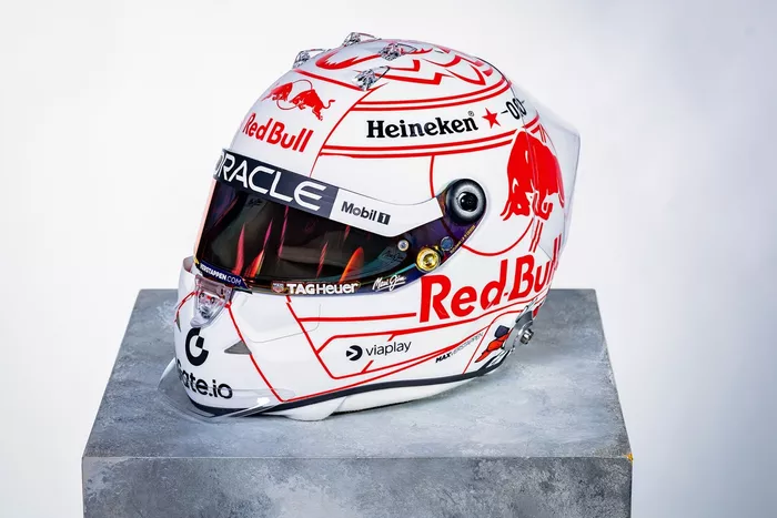 マックス・フェルスタッペン レッドブル1/2ヘルメット2021年ブラジルGP仕様 マックス・フェルスタッペン 2021年 F1ヘルメット （レッドブル