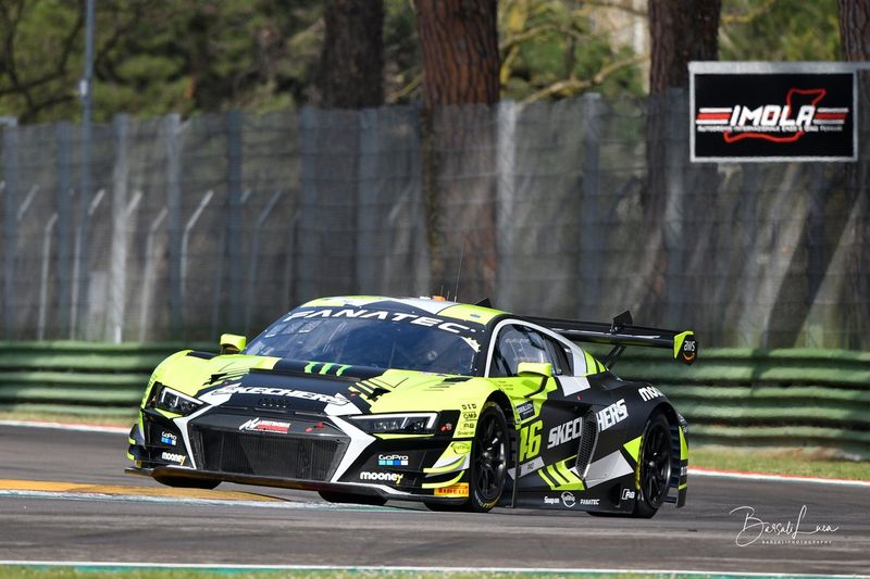 #46 Team WRT Audi R8 LMS evo II GT3: Nico Müller, Frédéric Vervisch, Valentino Rossi