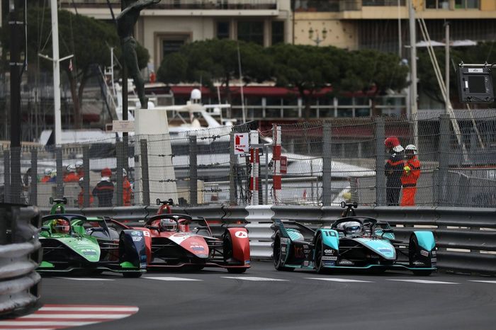 Robin Frijns, Envision Racing, Audi e-tron FE07, Oliver Askew, Andretti Motorsport, BMW iFE.21, Sam Bird, Jaguar Racing, Jaguar I-Type V