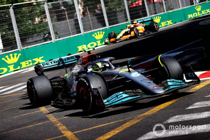 Lewis Hamilton, Mercedes W13, Daniel Ricciardo, McLaren MCL36