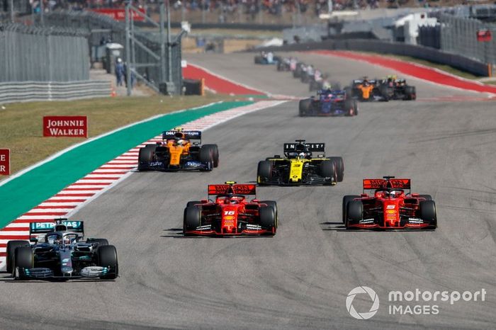 Inicio Lewis Hamilton, Mercedes AMG F1 W10, leads Charles Leclerc, Ferrari SF90 y Sebastian Vettel, Ferrari SF90
