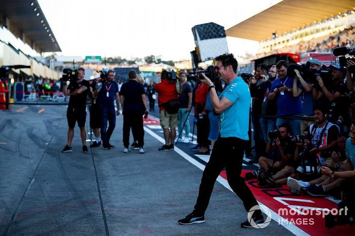 El equipo Mercedes celebra su sexto Mundial de constructores consecutivo