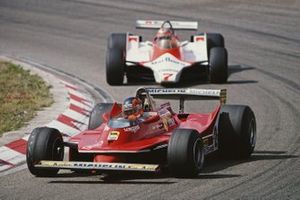 Gilles Villeneuve, Ferrari 312T5, John Watson, McLaren M29C Ford