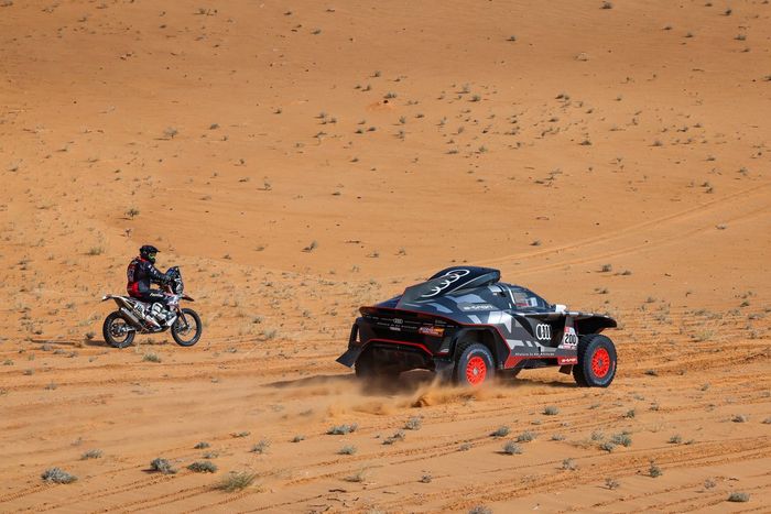#200 Team Audi Sport Audi: Stéphane Peterhansel, Edouard Boulanger