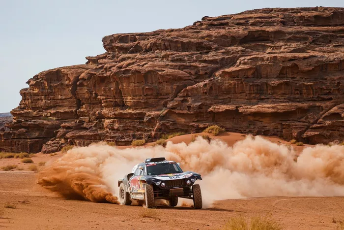#300 X-Raid Mini JCW Team: Carlos Sainz, Lucas Cruz