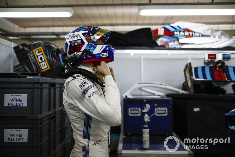 Sergey Sirotkin, Williams Racing ajusta su casco protector