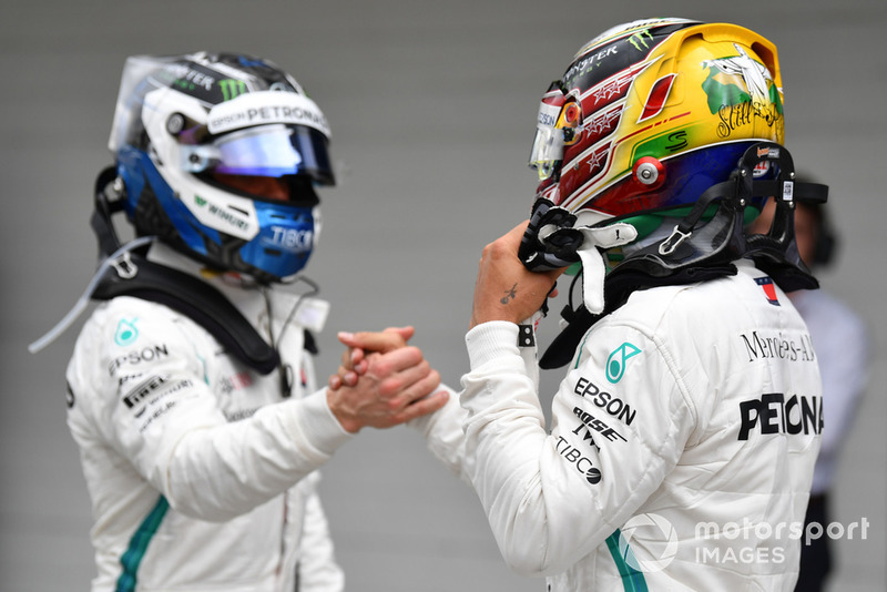 Pole sitter Lewis Hamilton, Mercedes AMG F1, Valtteri Bottas, Mercedes AMG F1