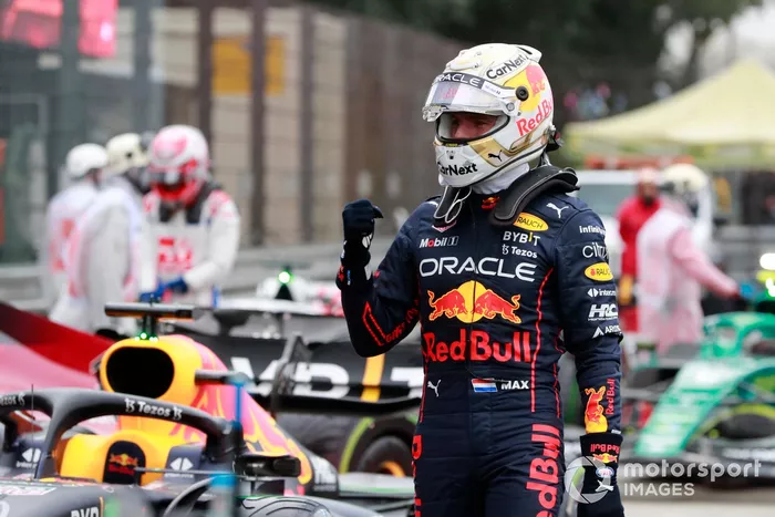 Ganador de la pole Max Verstappen, de Red Bull Racing, celebra en Parc Ferme