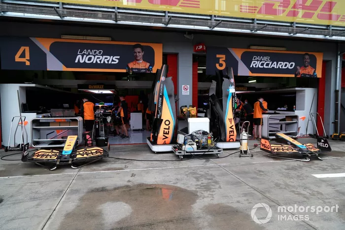 Boxes del equipo McLaren