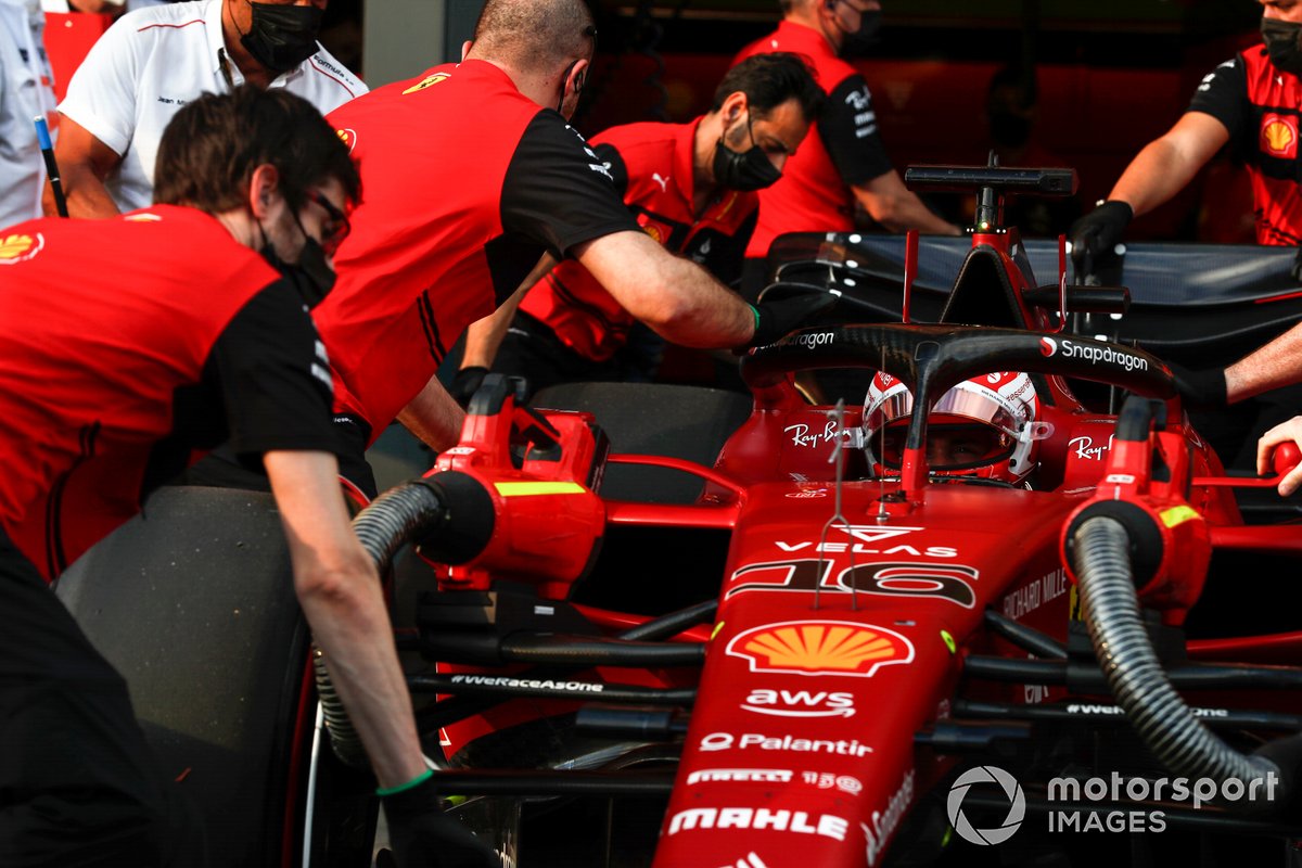 Leclerc'in, güneş geç battığı için "pist limitlerinin nerede olduğu hakkında hiçbir fikri yokmuş" 1 Formula 1 Haberleri - F1 Puan Durumu Charles Leclerc, Ferrari F1-75