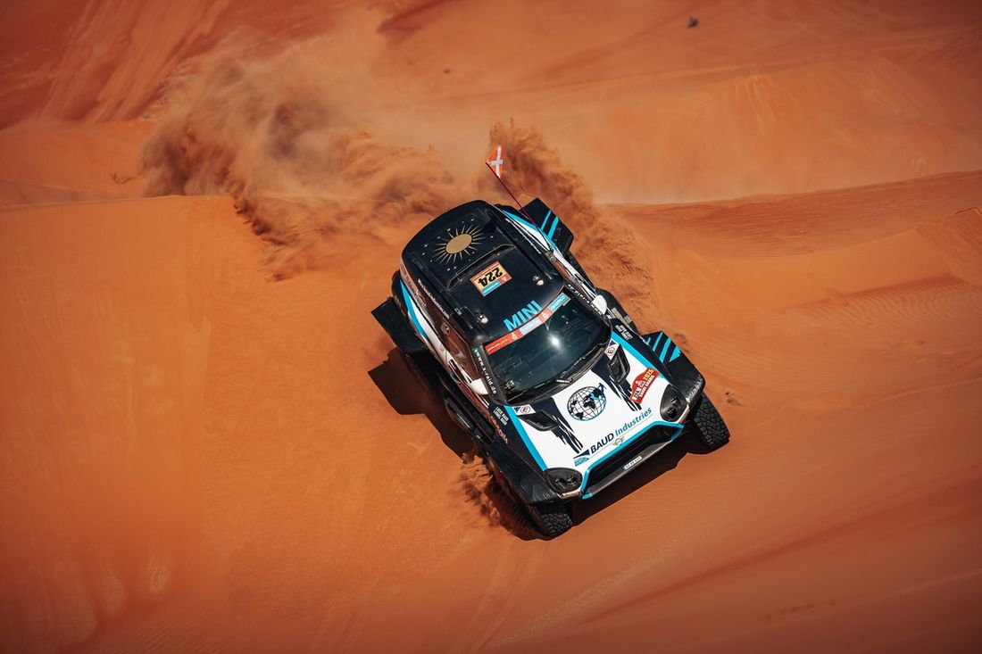 #224 X-Raid Mini JCW Team Mini: Lionel Baud, Lucie Baud