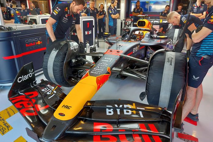 角田裕毅、レッドブルのマシンでテスト開始！ カーナンバー22のRB20が出陣