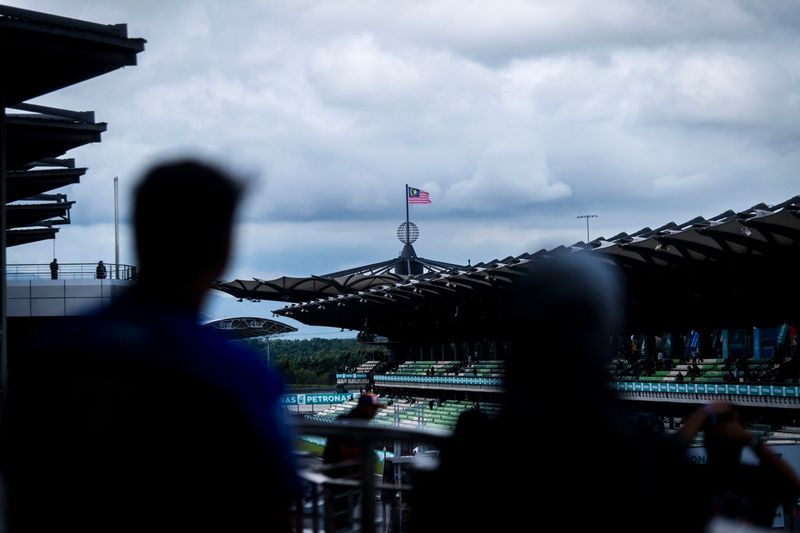 Vue d'ensemble des tribunes