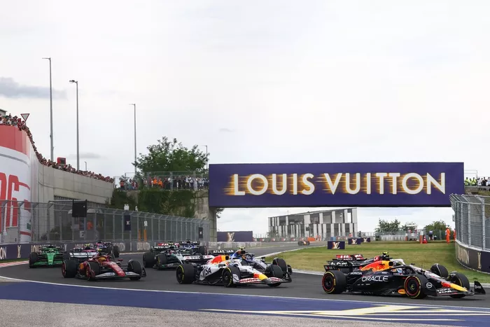 Max Verstappen, Red Bull Racing, Oliver Bearman, Haas F1 Team