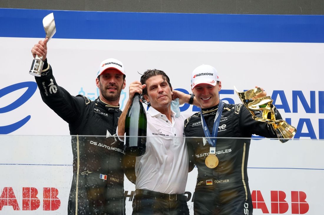 Podium: drugie miejsce Jean-Eric Vergne, DS Penske, Jay Penske, właściciel zespołu DS Penske, zwycięzca wyścigu Maximilian Guenther, DS Penske