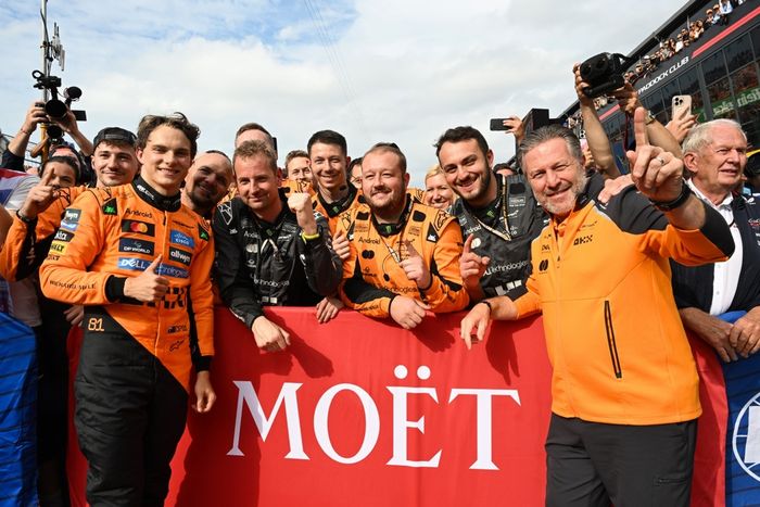 Oscar Piastri, McLaren, Zak Brown, McLaren