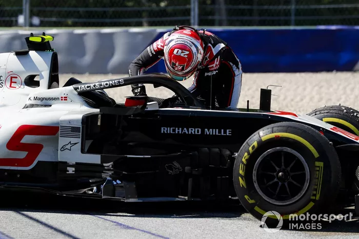Kevin Magnussen, Haas VF-20 se retira