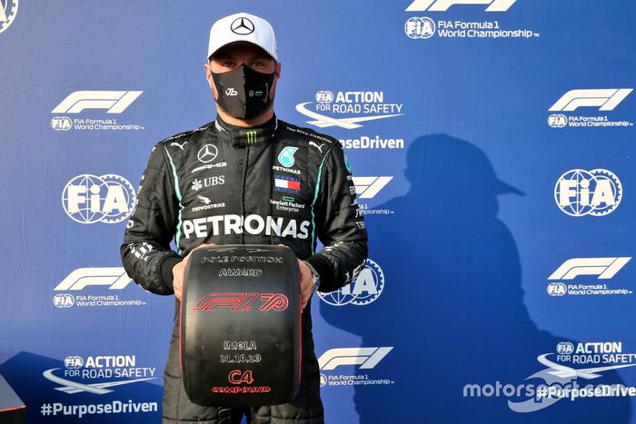Ganador de la pole position Valtteri Bottas, Mercedes F1
