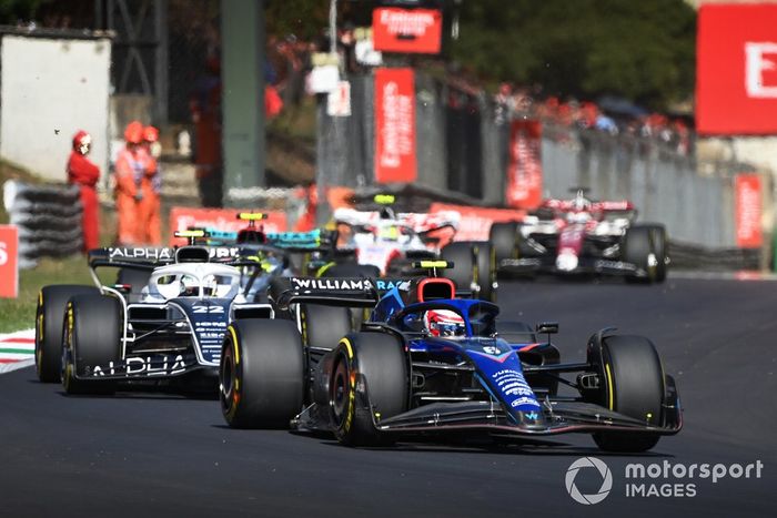 Nicholas Latifi, Williams FW44, Yuki Tsunoda, AlphaTauri AT03, Lewis Hamilton, Mercedes W13