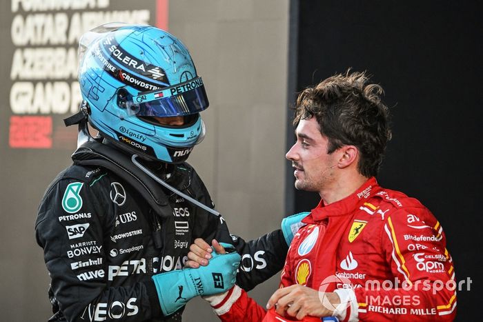 George Russell, Mercedes-AMG F1 Team, 3ª posición, Charles Leclerc, Scuderia Ferrari, 2ª posición, en Parc Ferme