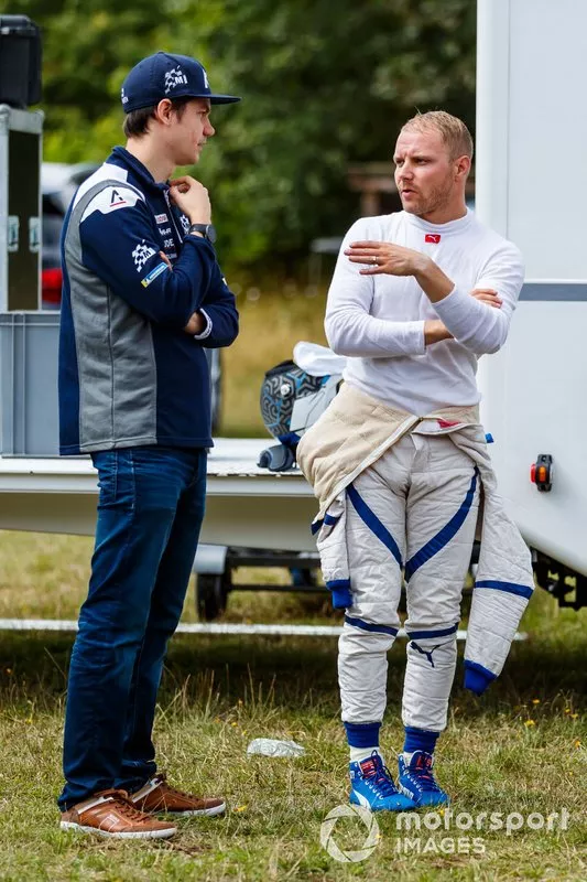 Valtteri Bottas parla con Teemu Suninen
