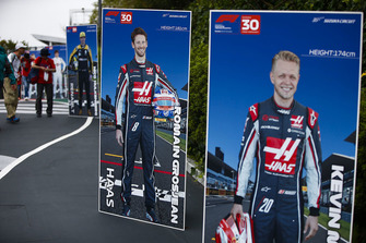 Foto di Romain Grosjean, Haas F1 Team, e Kevin Magnussen, Haas F1 Team