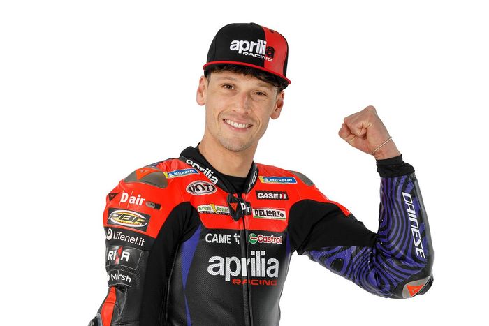 Lorenzo Savadori, Aprilia Racing